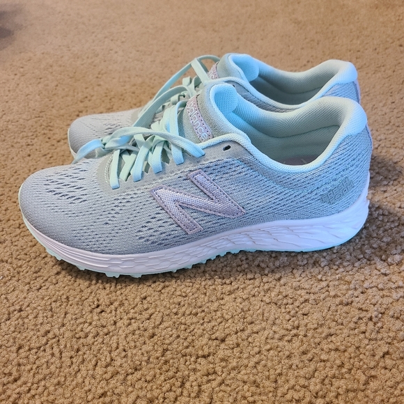 New Balance Women's 860v8 Running Shoe - D (Black/Poisonberry, Size 9.5) - Kogan.com